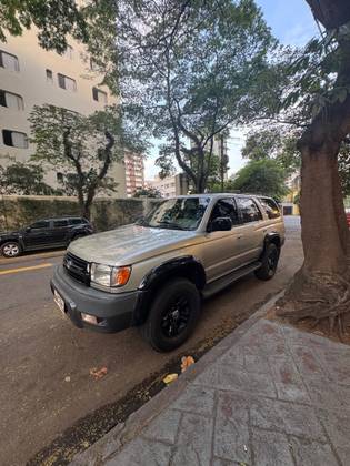 TOYOTA HILUX SW4 3.0 4X4 8V TURBO DIESEL 4P MANUAL
